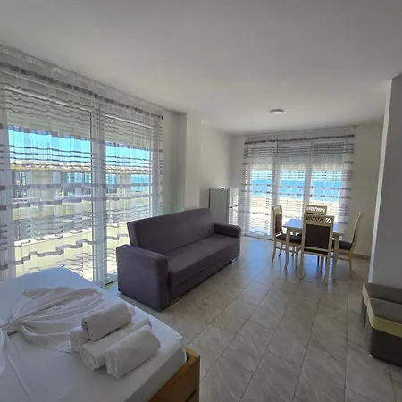 Appartement Roxhensi Shëngjin