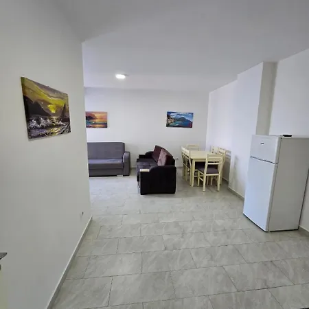 Appartement Roxhensi Shëngjin