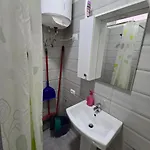 شقة Roxhensi Shëngjin