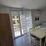 Roxhensi شقة