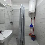 شقة Roxhensi Shëngjin