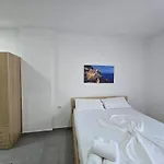 Roxhensi شقة