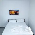 شقة Roxhensi Shëngjin