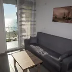 شقة Roxhensi Shëngjin