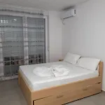 Roxhensi شقة