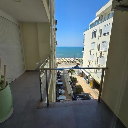 Roxhensi Apartment