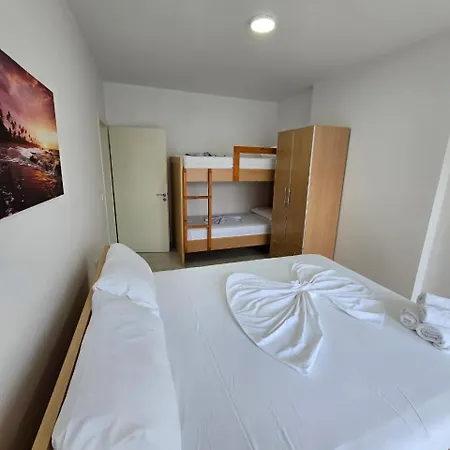 Apartment Roxhensi *