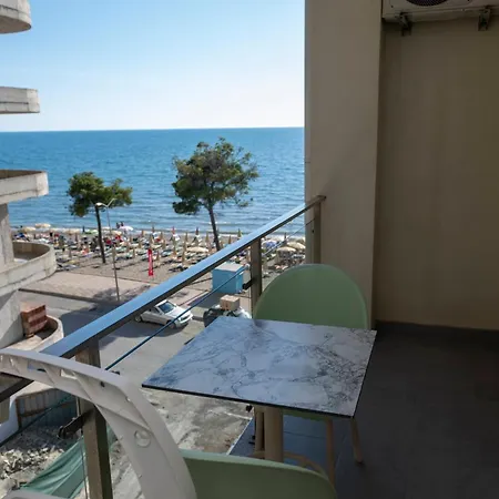 Roxhensi Appartement Shëngjin