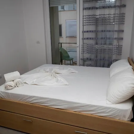 Roxhensi Apartment