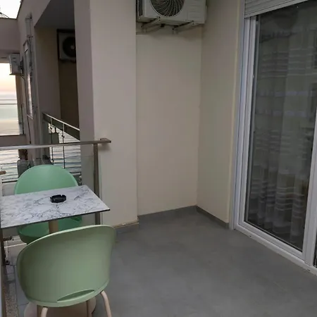 Roxhensi Apartment