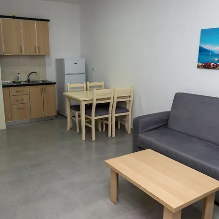 Roxhensi Apartment *
