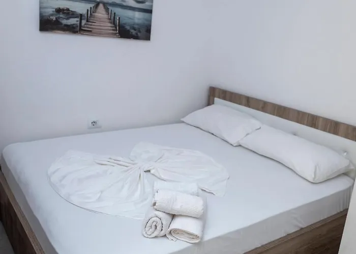 Roxhensi Apartamento Shëngjin