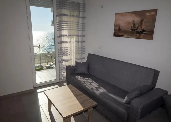 Apartamento Roxhensi Shëngjin