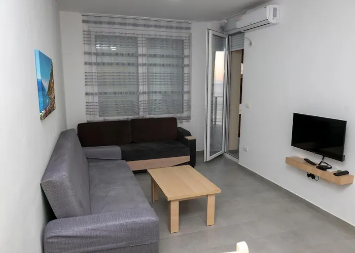 Apartamento Roxhensi Shëngjin